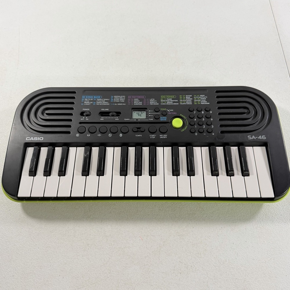 CASIO Mini Keyboard SA-46 Black & Green 32 Keys 100 Tones 50 Patterns TESTED